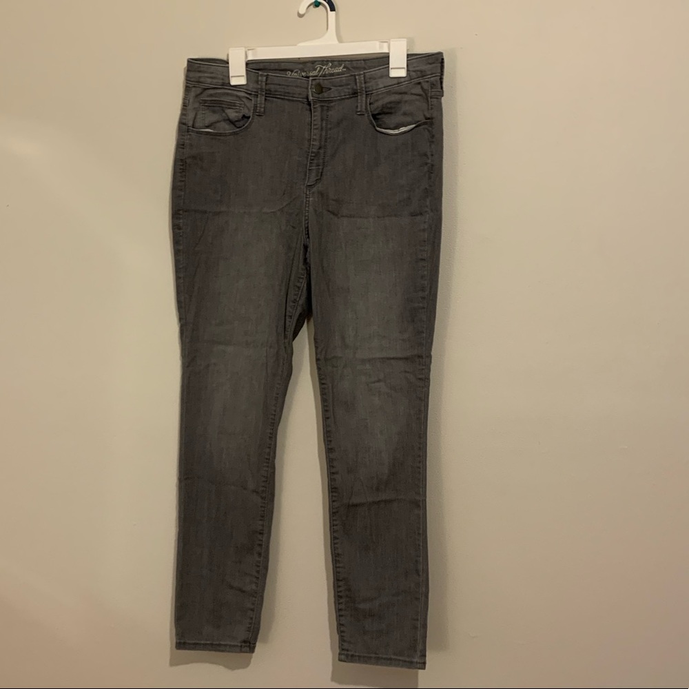 🌿 Excellent used condition gray Universal Thread skinny jeans